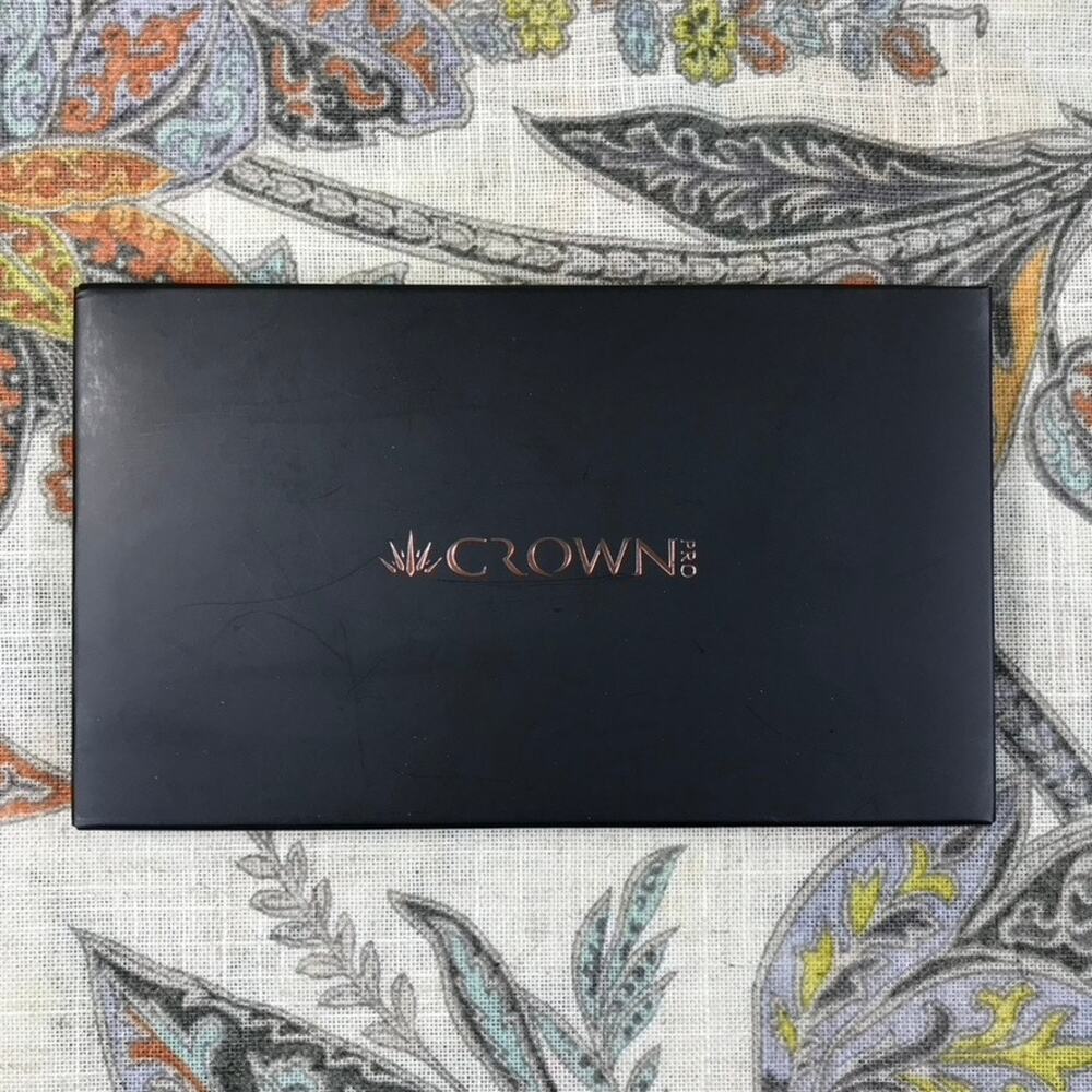 Crown PRO Eyeshadow Palette FUEGO 10 Pan Shades NIB